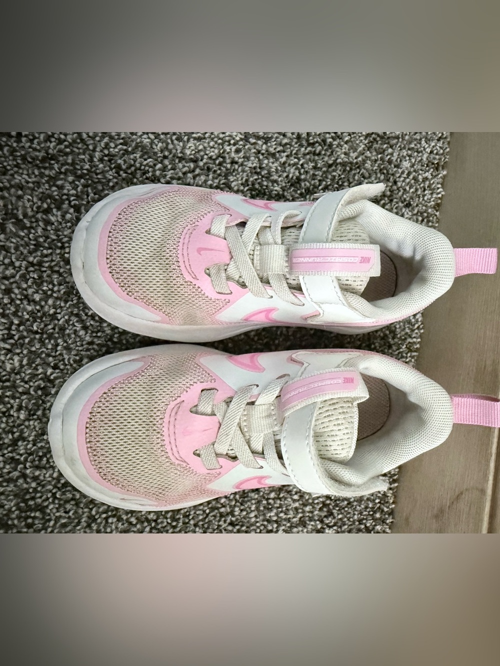 Nike Kids White and Pink Lightweight Sneakers